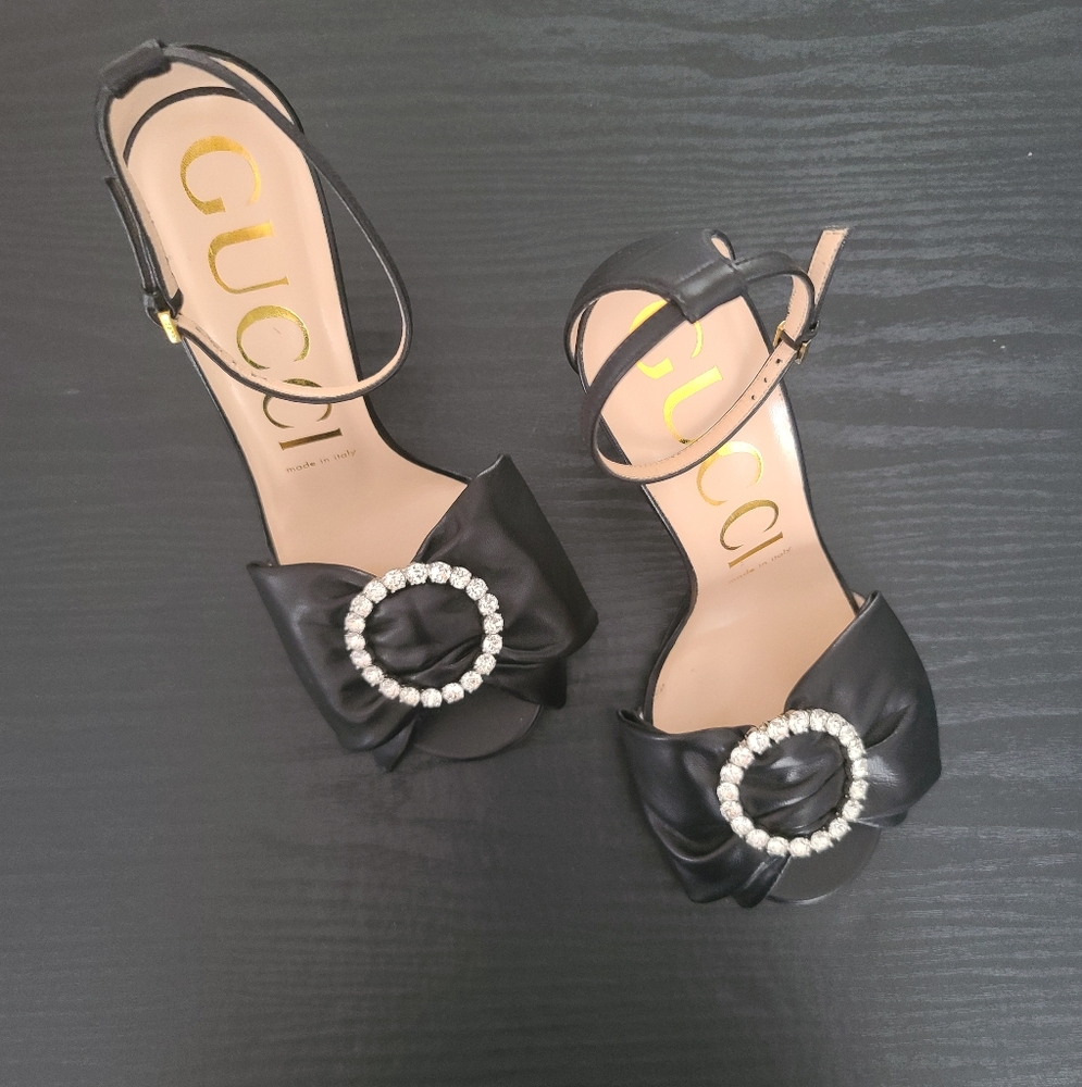 Gucci Leather Bow Sandals